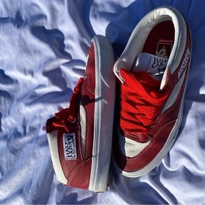 Men’s vans half caf red shoes 9.5us